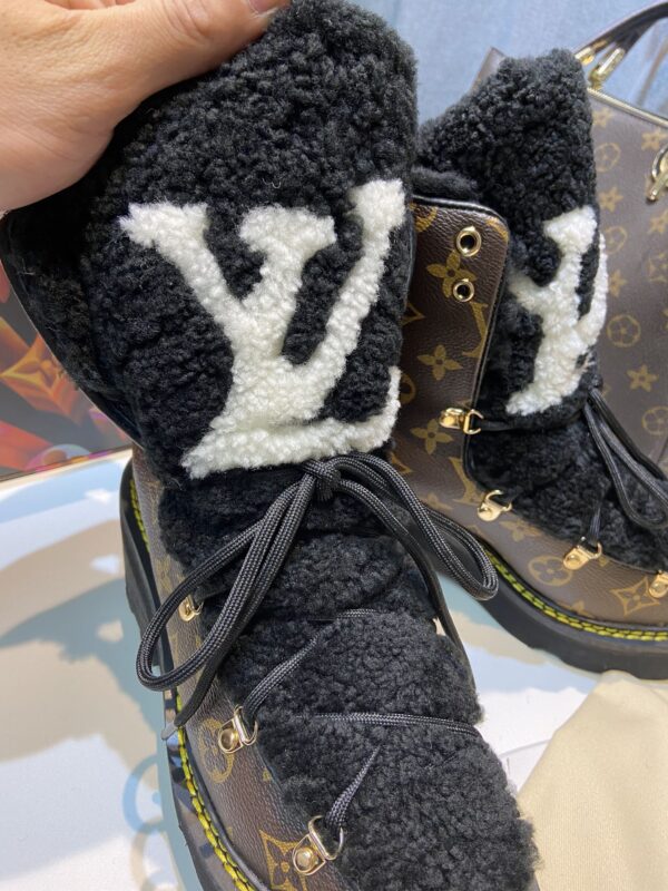 Louis Vuitton Women's Beaubourg Ankle Boot Black For Women LV