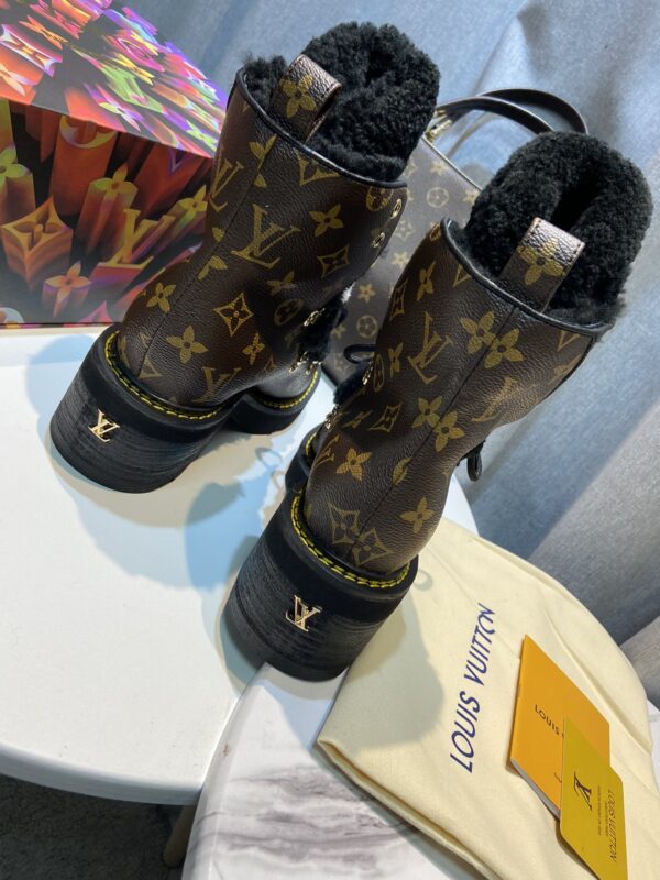 Louis Vuitton Women's Beaubourg Ankle Boot Black For Women LV