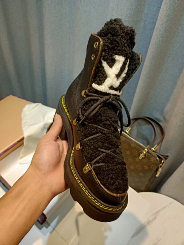 Louis Vuitton Women's Beaubourg Ankle Boot Black For Women LV