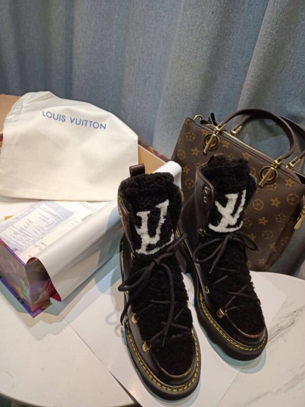Louis Vuitton Women's Beaubourg Ankle Boot Black For Women LV