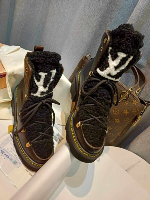 Louis Vuitton Women's Beaubourg Ankle Boot Black For Women LV