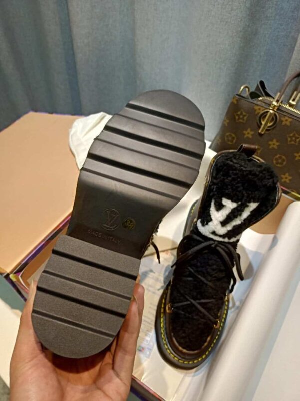 Louis Vuitton Women's Beaubourg Ankle Boot Black For Women LV