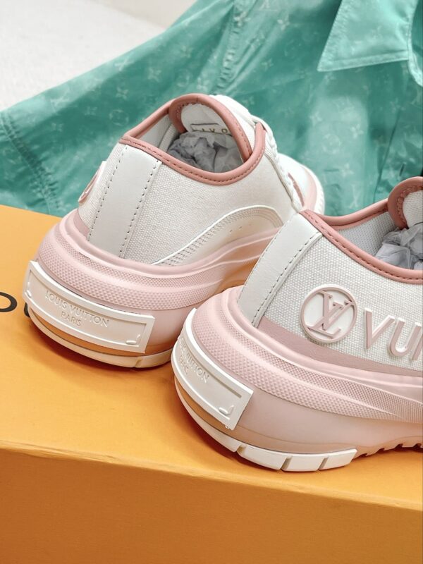 Louis Vuitton Women's LV Squad Sneaker Pink For Women LV 1AACW0