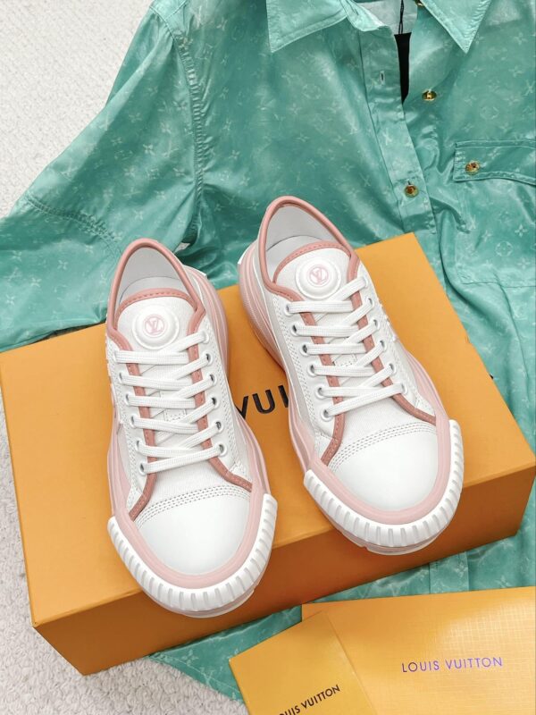 Louis Vuitton Women's LV Squad Sneaker Pink For Women LV 1AACW0