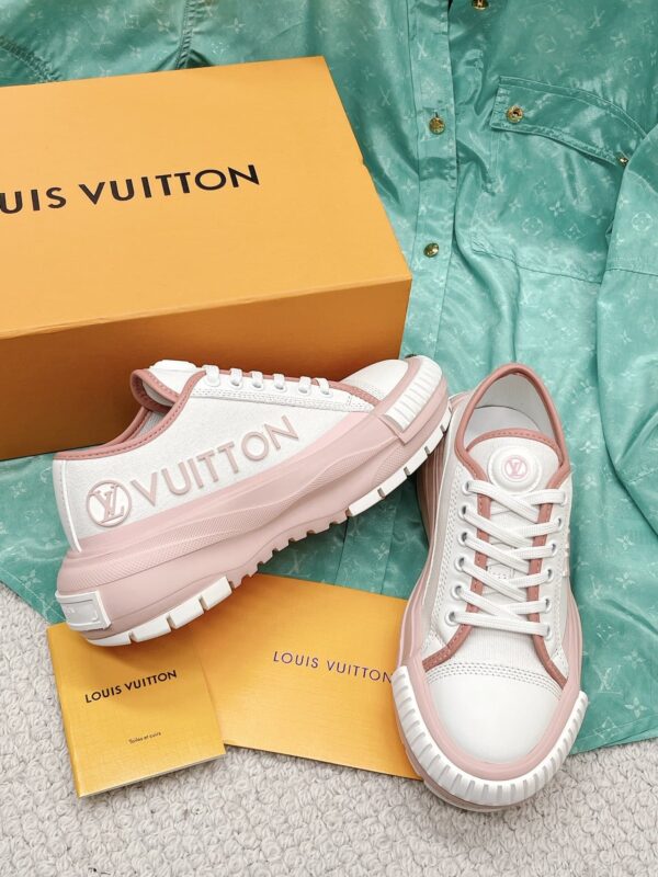 Louis Vuitton Women's LV Squad Sneaker Pink For Women LV 1AACW0