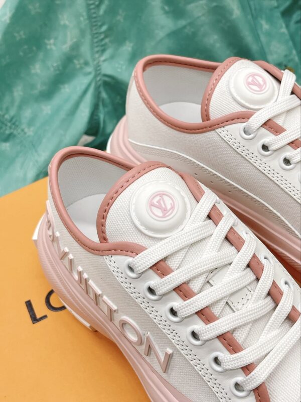 Louis Vuitton Women's LV Squad Sneaker Pink For Women LV 1AACW0