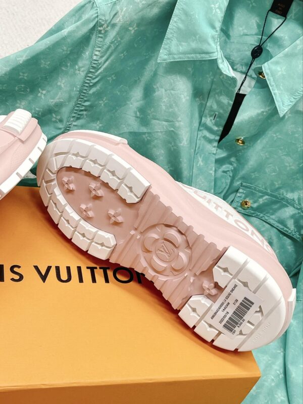 Louis Vuitton Women's LV Squad Sneaker Pink For Women LV 1AACW0