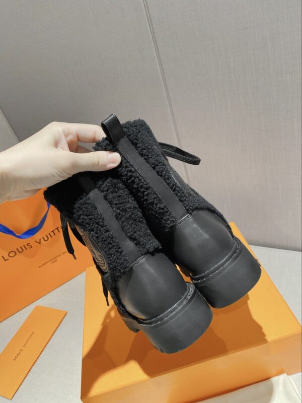 Louis Vuitton Women's LV Territory Flat Ranger Black For Women LV