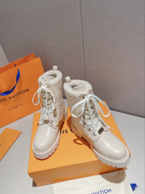 Louis Vuitton Women's LV Territory Flat Ranger White For Women LV