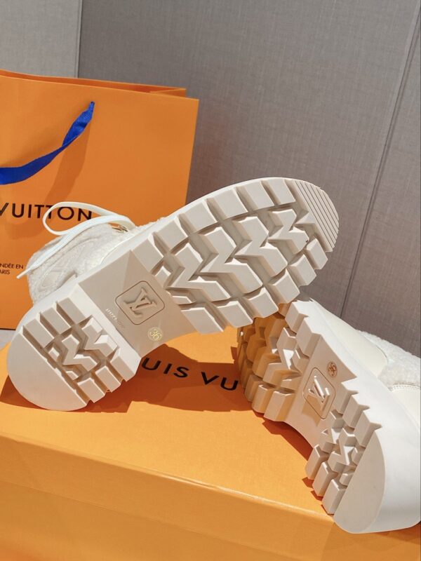 Louis Vuitton Women's LV Territory Flat Ranger White For Women LV