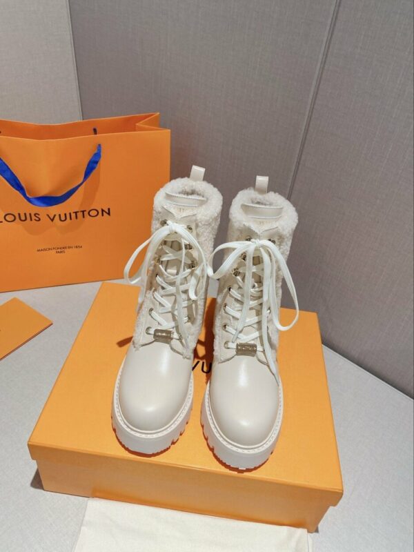 Louis Vuitton Women's LV Territory Flat Ranger White For Women LV