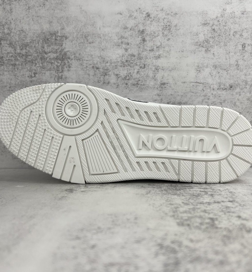 Louis Vuitton Women's LV Trainer Sneaker Green For Women LV 1AAGXF