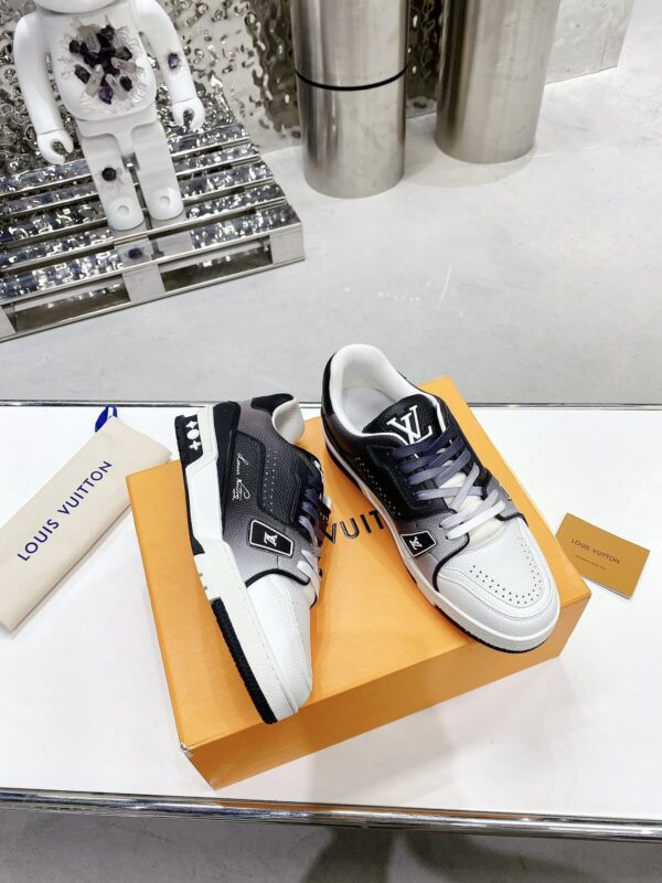 Louis Vuitton Women's LV Trainers Black For Women LV