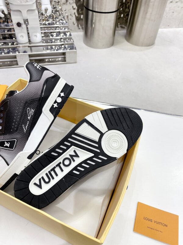 Louis Vuitton Women's LV Trainers Black For Women LV