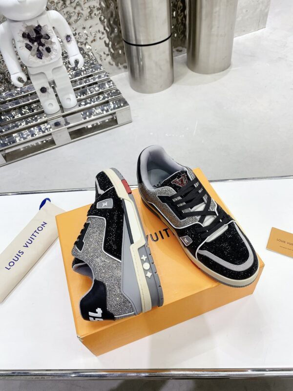 Louis Vuitton Women's LV Trainers Black For Women LV