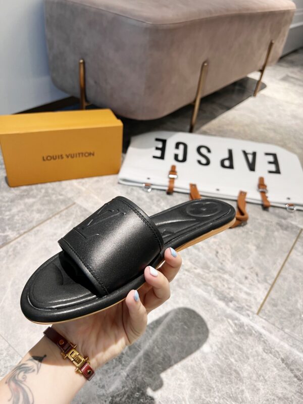 Louis Vuitton Women's Magnetic Flat Mule Black For Women LV 1AA1LT