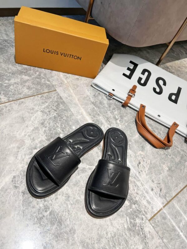 Louis Vuitton Women's Magnetic Flat Mule Black For Women LV 1AA1LT