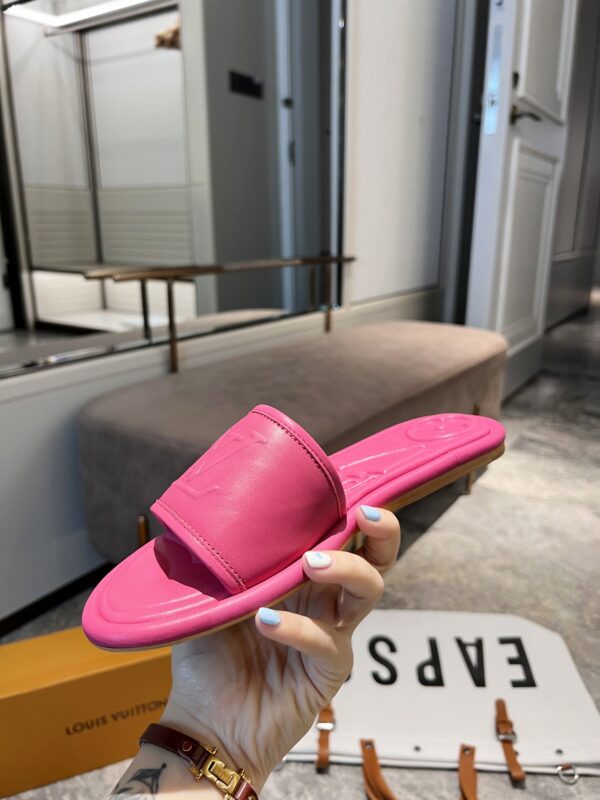 Louis Vuitton Women's Magnetic Flat Mule Fuchsia Pink For Women LV 1AA1MN
