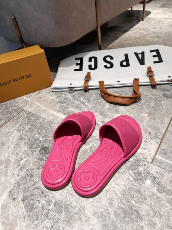Louis Vuitton Women's Magnetic Flat Mule Fuchsia Pink For Women LV 1AA1MN