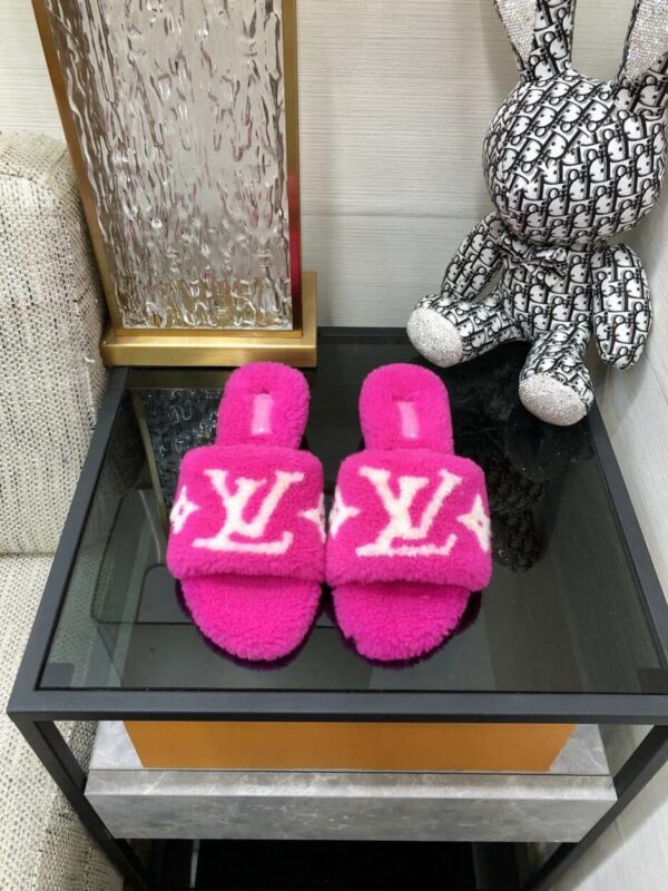 Louis Vuitton Women's Magnetic Mule Fuchsia Pink For Women LV 1AA1R5
