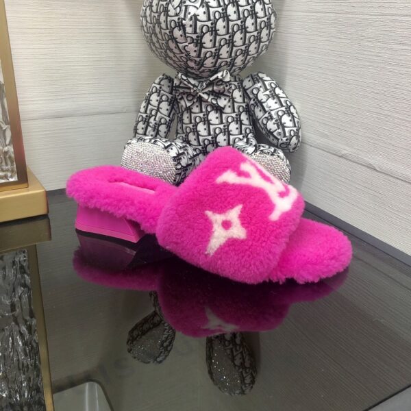 Louis Vuitton Women's Magnetic Mule Fuchsia Pink For Women LV 1AA1R5
