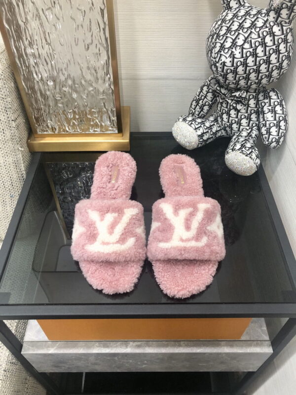 Louis Vuitton Women's Magnetic Mule Light Pink For Women LV