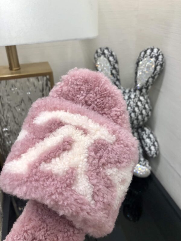 Louis Vuitton Women's Magnetic Mule Light Pink For Women LV