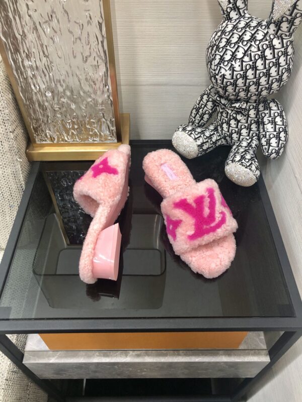 Louis Vuitton Women's Magnetic Mule Pink For Women LV