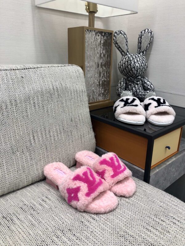 Louis Vuitton Women's Magnetic Mule Pink For Women LV