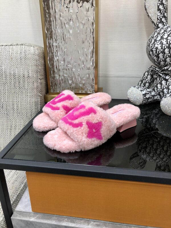 Louis Vuitton Women's Magnetic Mule Pink For Women LV