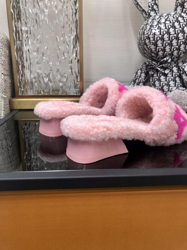 Louis Vuitton Women's Magnetic Mule Pink For Women LV