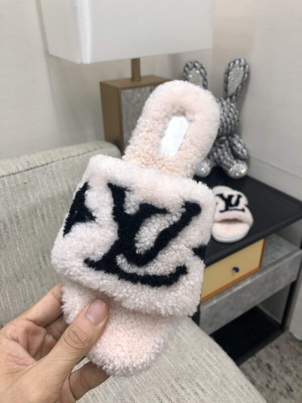 Louis Vuitton Women's Magnetic Mule White For Women LV