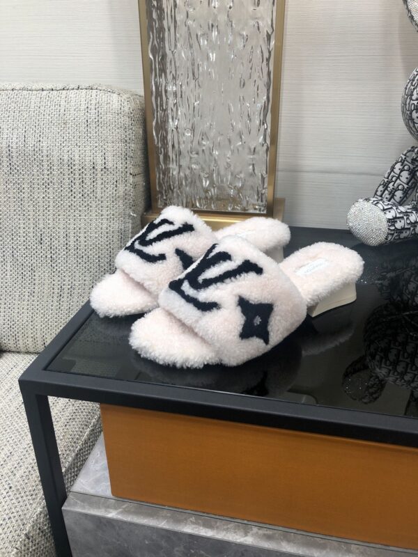 Louis Vuitton Women's Magnetic Mule White For Women LV