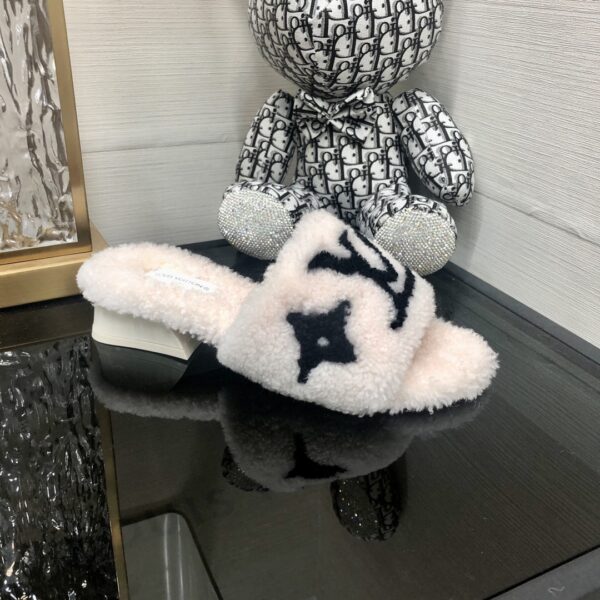 Louis Vuitton Women's Magnetic Mule White For Women LV