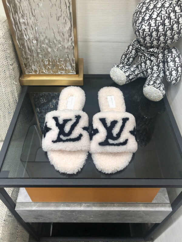Louis Vuitton Women's Magnetic Mule White For Women LV