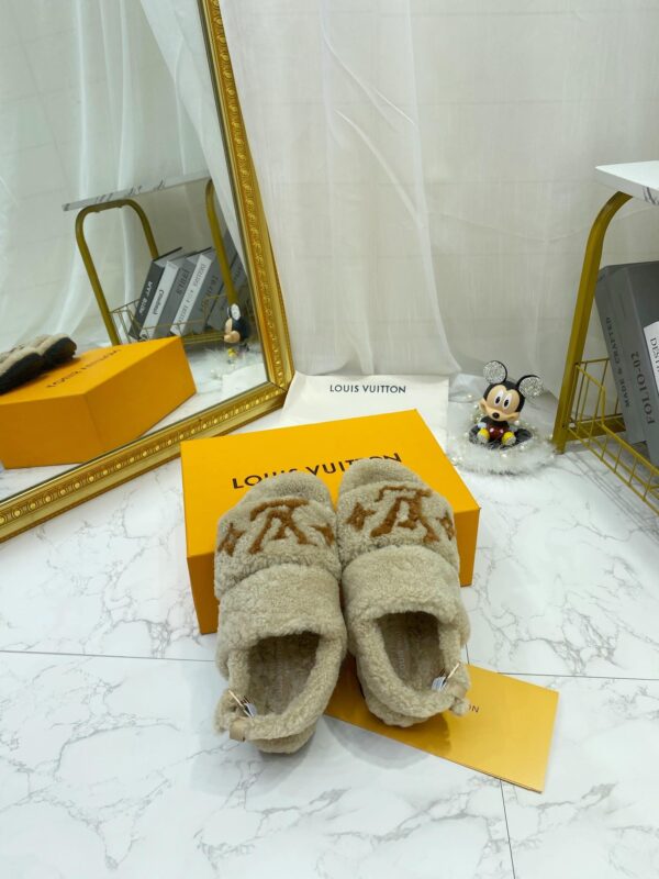 Louis Vuitton Women's Paseo Flat Comfort Sandal Beige For Women LV 1AA1GY