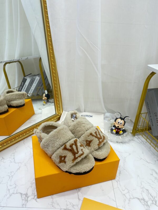 Louis Vuitton Women's Paseo Flat Comfort Sandal Beige For Women LV 1AA1GY