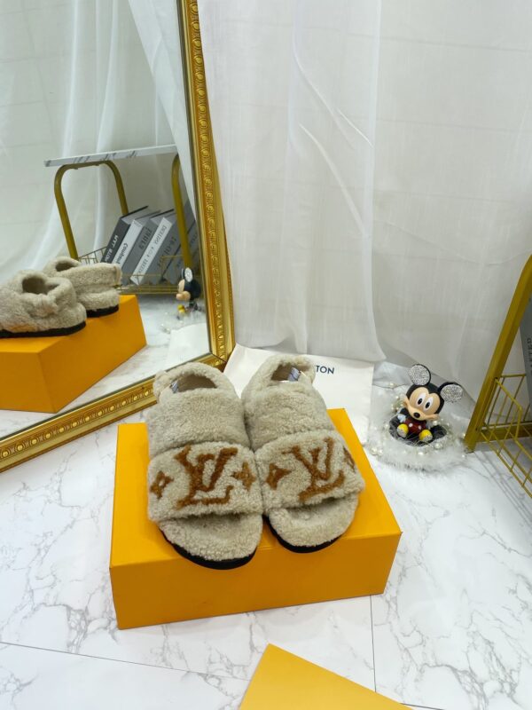 Louis Vuitton Women's Paseo Flat Comfort Sandal Beige For Women LV 1AA1GY