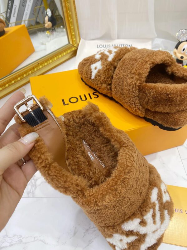 Louis Vuitton Women's Paseo Flat Comfort Sandal Brown For Women LV