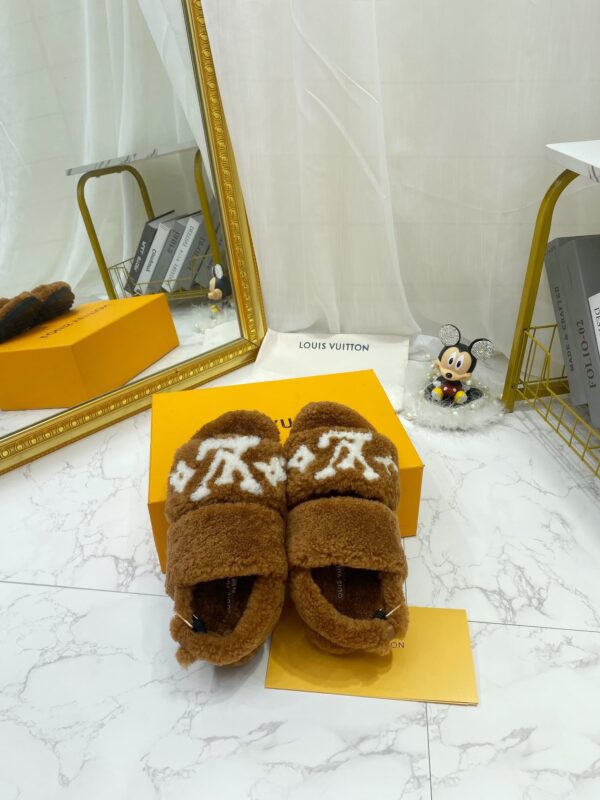 Louis Vuitton Women's Paseo Flat Comfort Sandal Brown For Women LV