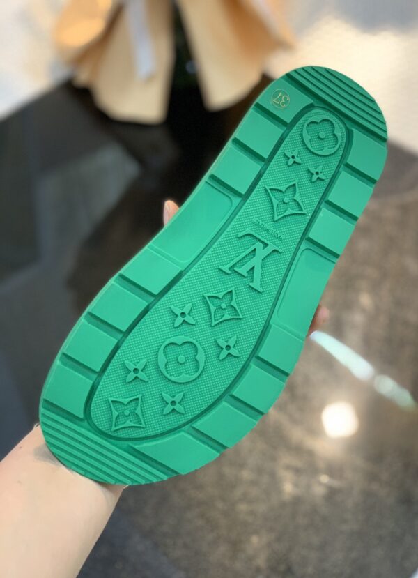 Louis Vuitton Women's Paseo flat Comfort Sandal Green For Women LV