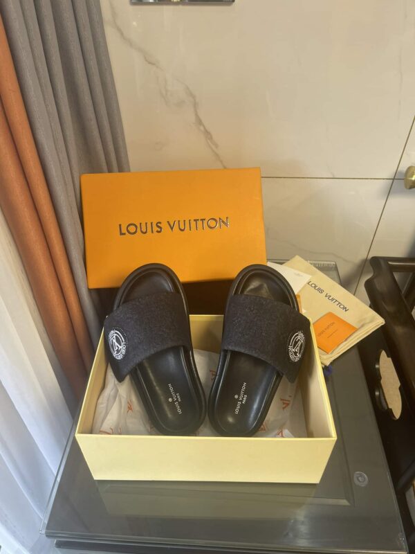 Louis Vuitton Women's Pool Pillow Comfort Flat Mule Black For Women LV
