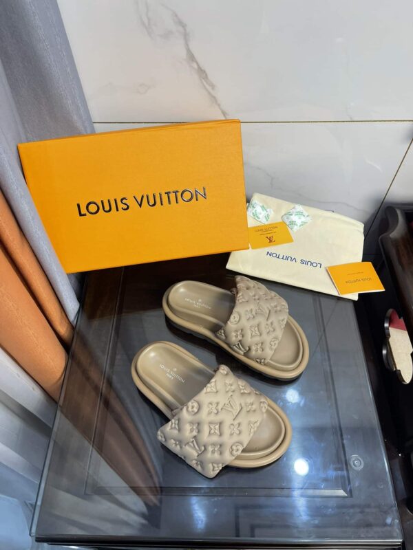 Louis Vuitton Women's Pool Pillow Comfort Flat Mule Brown For Women LV