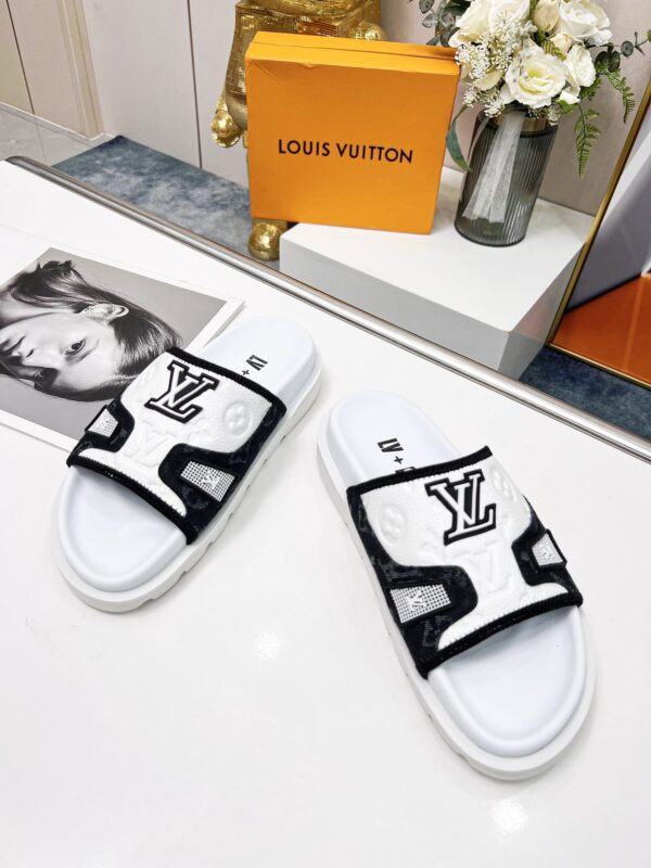 Louis Vuitton Women's Pool Pillow Comfort Mule Black For Women LV