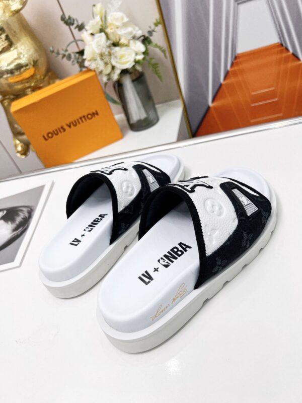Louis Vuitton Women's Pool Pillow Comfort Mule Black For Women LV