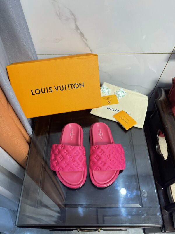 Louis Vuitton Women's Pool Pillow Comfort Mule Pink For Women LV 1AA1DO