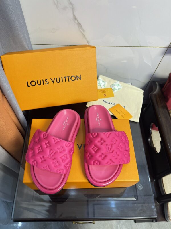 Louis Vuitton Women's Pool Pillow Comfort Mule Pink For Women LV 1AA1DO
