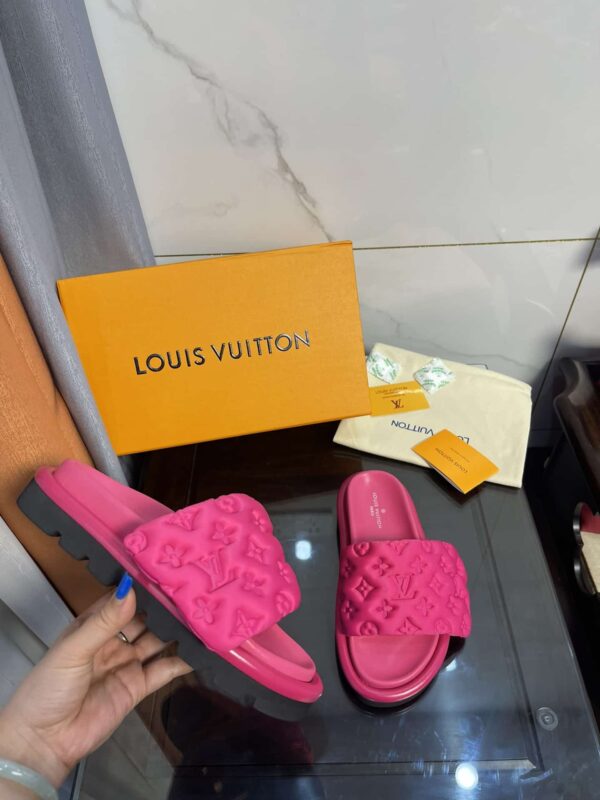 Louis Vuitton Women's Pool Pillow Comfort Mule Pink For Women LV 1AA1DO