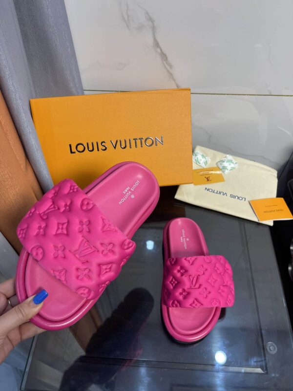 Louis Vuitton Women's Pool Pillow Comfort Mule Pink For Women LV 1AA1DO