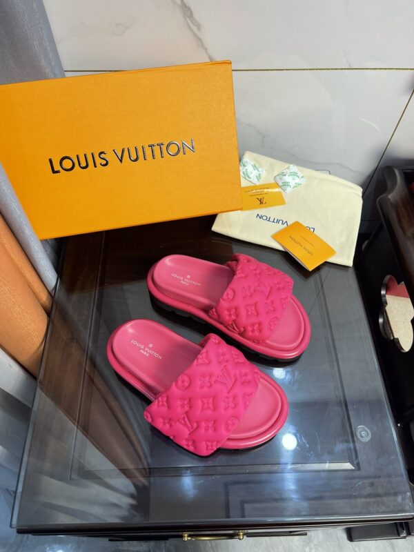Louis Vuitton Women's Pool Pillow Comfort Mule Pink For Women LV 1AA1DO
